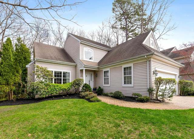 Property at 513 Country Club Dr, Galloway Township, NJ 08215, 3 beds, 2.5 baths