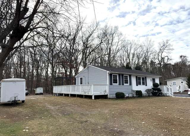 Property at 24 Robin Rd, Egg Harbor Township, NJ 08234, 3 beds, 1 bath