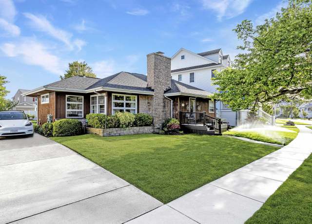Property at 241 Crescent Rd, Ocean City, NJ 08226, 3 beds, 1.5 baths