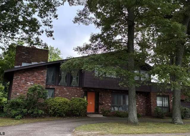 Property at 12 Oakview Dr, Northfield, NJ 08225-2234, 4 beds, 2.5 baths