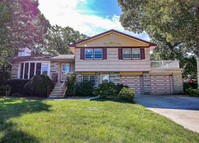 Property at 112 W Ocean Ave, Somers Point, NJ 08244, 3 beds, 2.5 baths