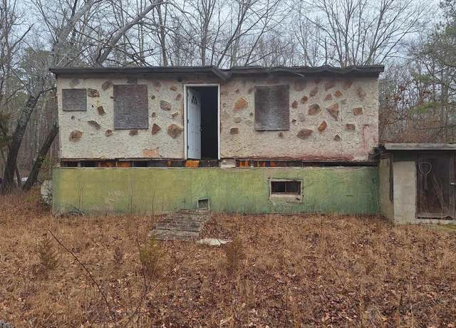 Property at 6975 Rosebud Ave, Mays Landing, NJ 08330, 2 beds, 1 bath