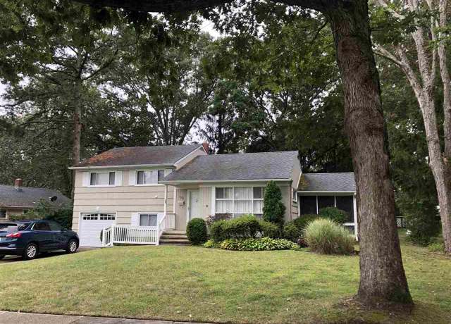 Property at 105 Austin Ave, Absecon, NJ 08201, 3 beds, 2 baths