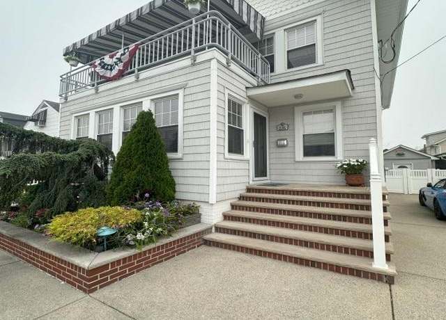 Property at 9 S Melbourne Ave, Ventnor City, NJ 08406, 3 beds, 2.5 baths