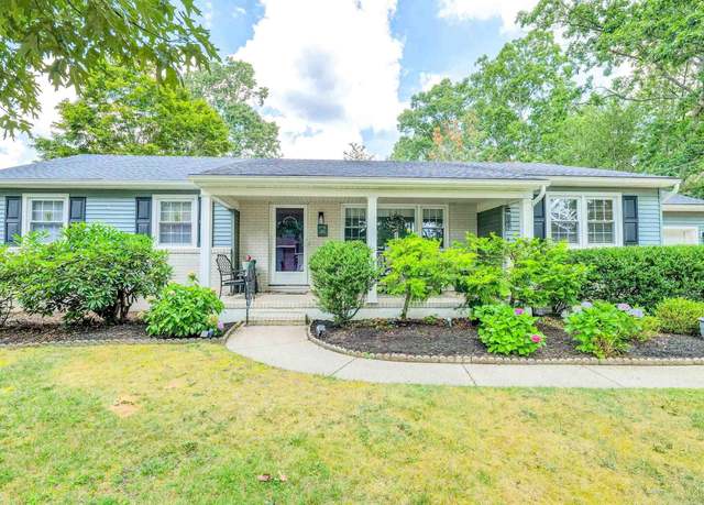 Property at 1102 Berry Dr, Egg Harbor Township, NJ 08234, 3 beds, 1.5 baths
