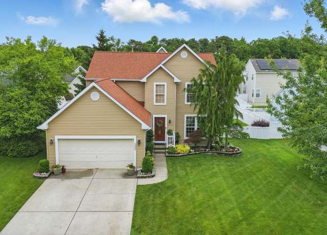 Property at 132 Bonita Dr, Egg Harbor Township, NJ 08234, 4 beds, 2.5 baths