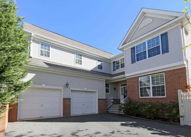 Property at 10 White Oak Dr, Egg Harbor Township, NJ 08234, 4 beds, 3.5 baths