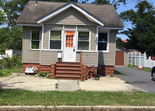 Property at 110 W Lindley Ave, Pleasantville, NJ 08232, 2 beds, 1 bath