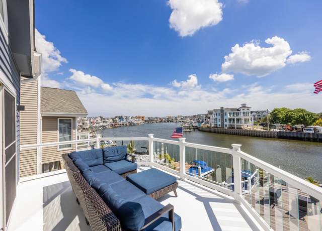 Property at 170 W 17th St #2, Ocean City, NJ 08226, 3 beds, 2.5 baths