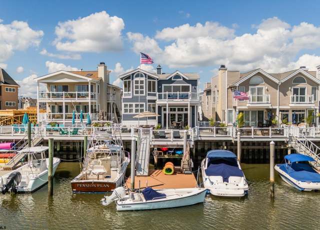Property at 170 W 17th St #2, Ocean City, NJ 08226, 3 beds, 2.5 baths
