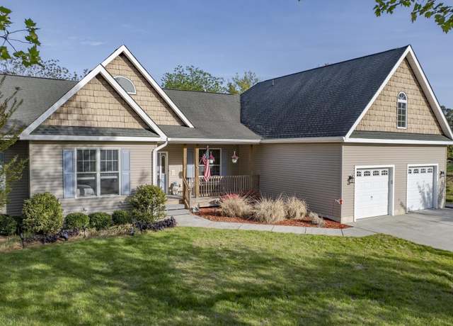 Property at 9 Scarlett Oak Cir, Egg Harbor Township, NJ 08234, 4 beds, 4 baths