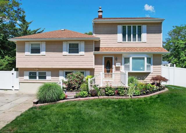 Property at 12 Haddon Rd, Somers Point, NJ 08244, 4 beds, 2.5 baths