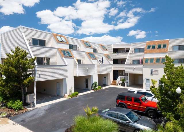 Property at 11 S Adams Ave #8, Margate, NJ 08402, 3 beds, 2.5 baths