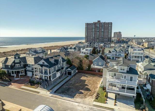 Property at 104 S Thurlow Ave, Margate, NJ 08402, 5 beds, 5.5 baths