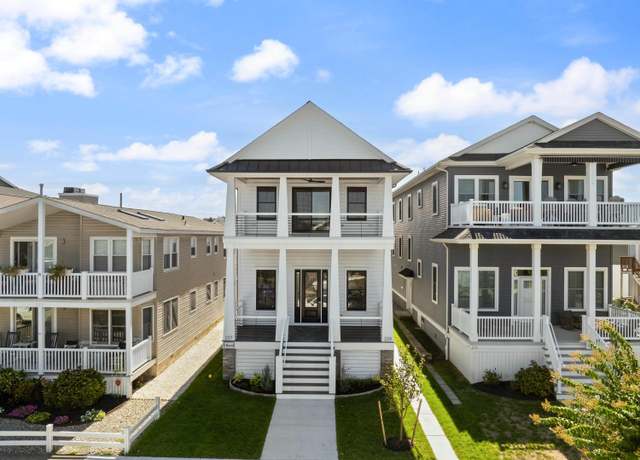 Property at 229 Ocean Ave #2nd Fl, Ocean City, NJ 08226, 5 beds, 3 baths