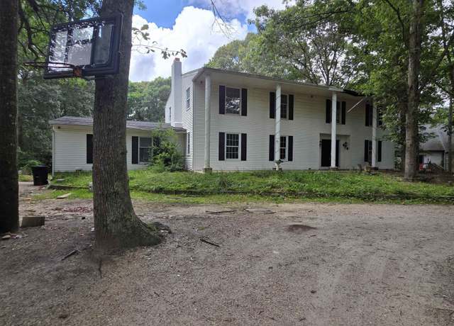 Property at 29 Robert Best Rd, Egg Harbor Township, NJ 08234-7300, 6 beds, 2.5 baths