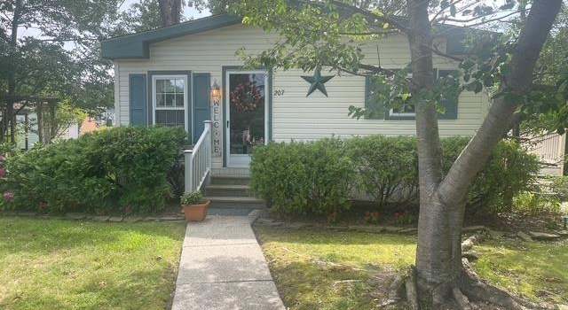 Photo of 207 Dock Ln, Egg Harbor Township, NJ 08234