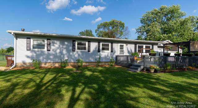 Photo of 12101 N Adrian Hwy, Clinton, MI 49236