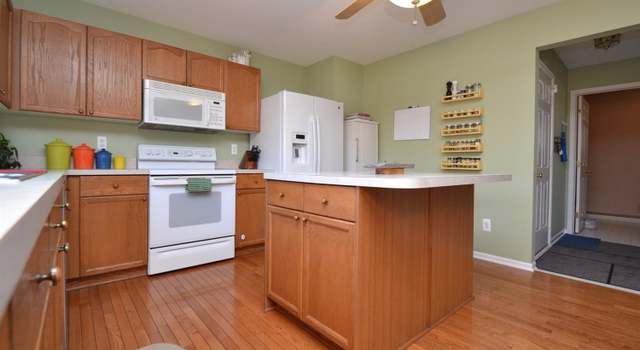 Photo of 14243 Marina Dr, Belleville, MI 48111
