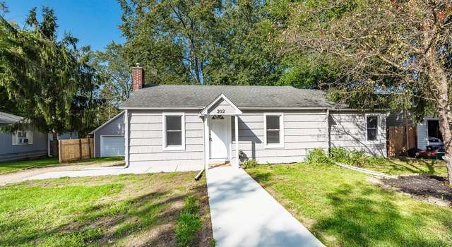 Photo of 202 Wilkinson St, Chelsea, MI 48118