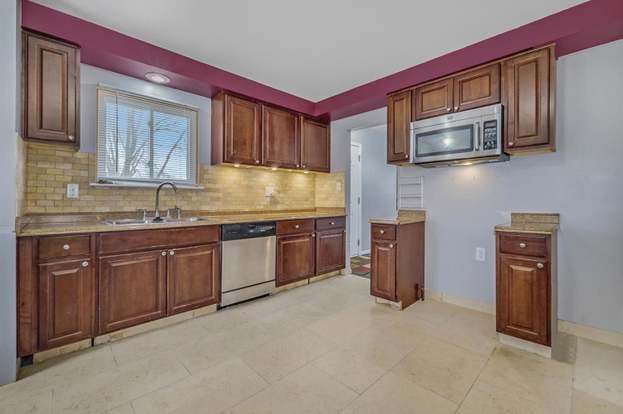 30481 Hiveley St Westland Mi 48186 Mls 3278156 Redfin