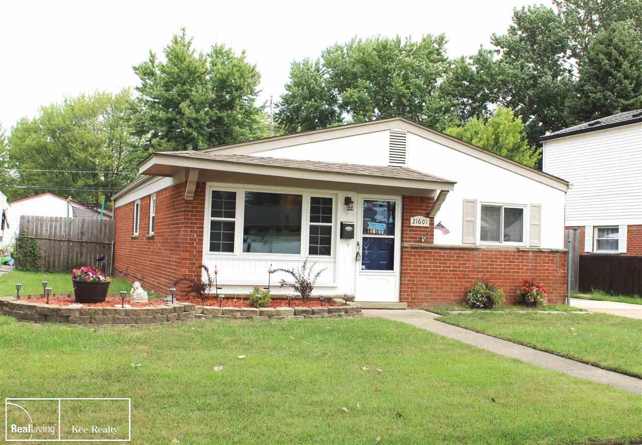 21601 Parkway St, Saint Clair Shores, MI 48082 MLS 50018087 Redfin