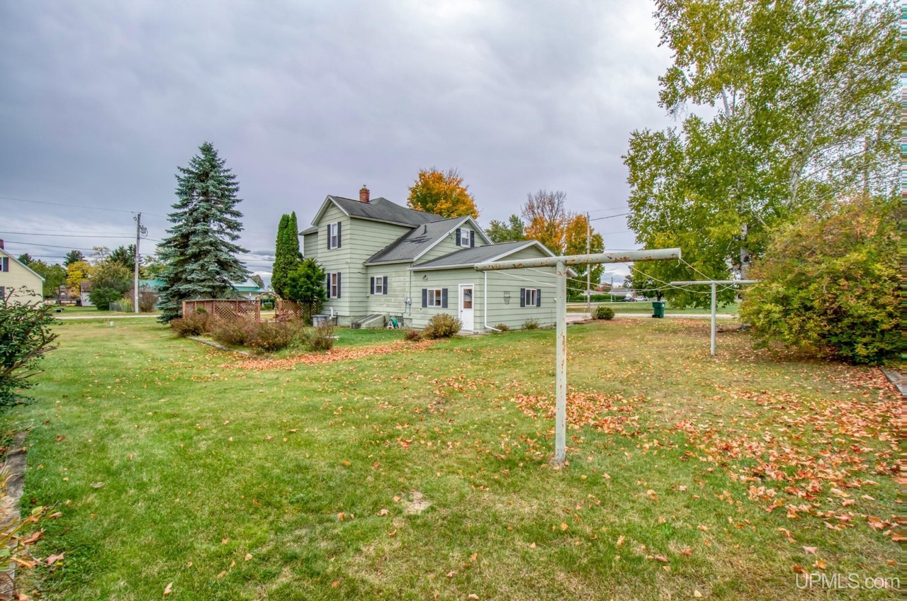 3780 Wells St, Quinnesec, MI 49876 MLS 50125333 Redfin