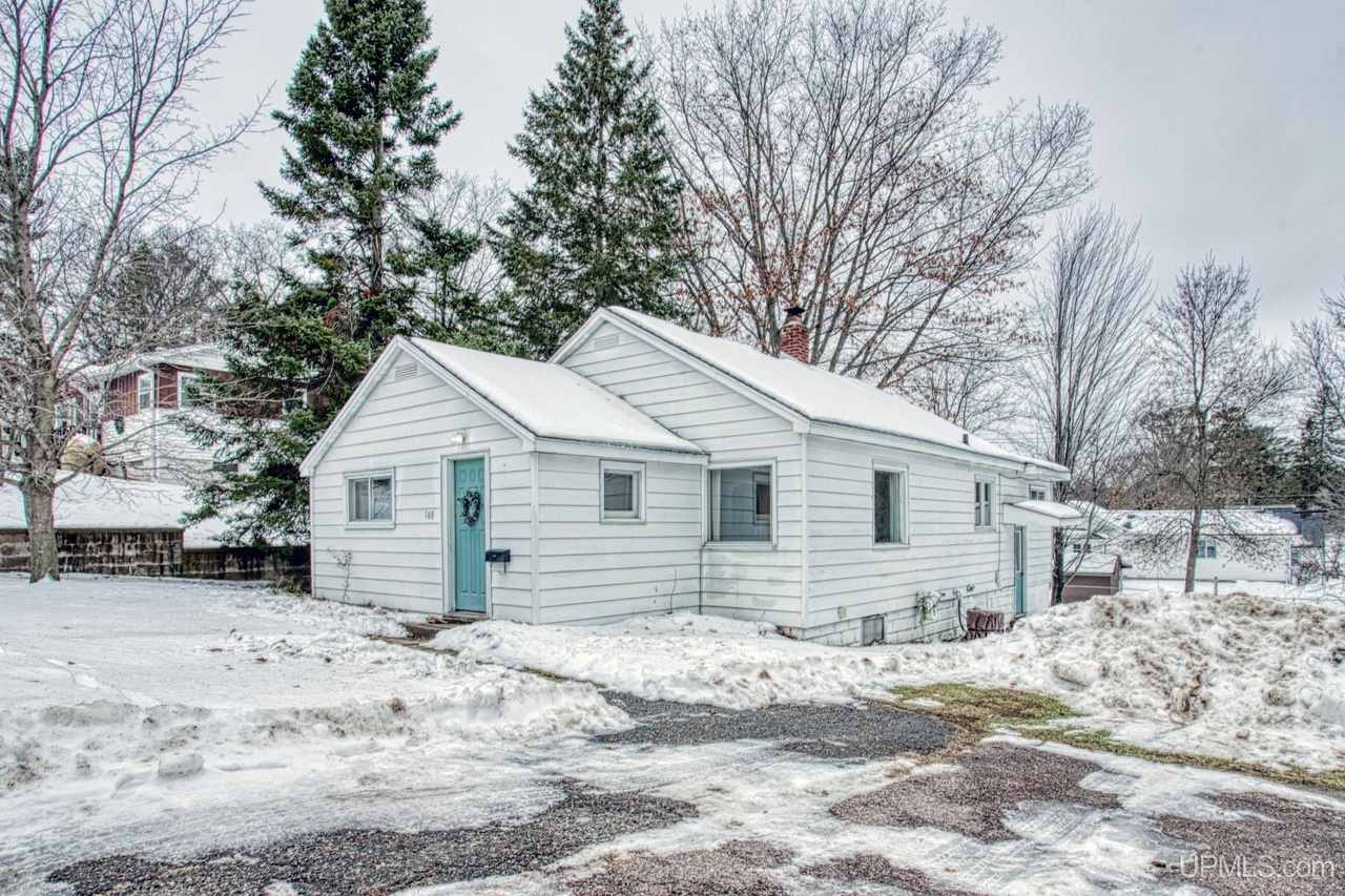 540 Dickinson Blvd, Kingsford, MI 49802 | MLS# 50098549 | Redfin