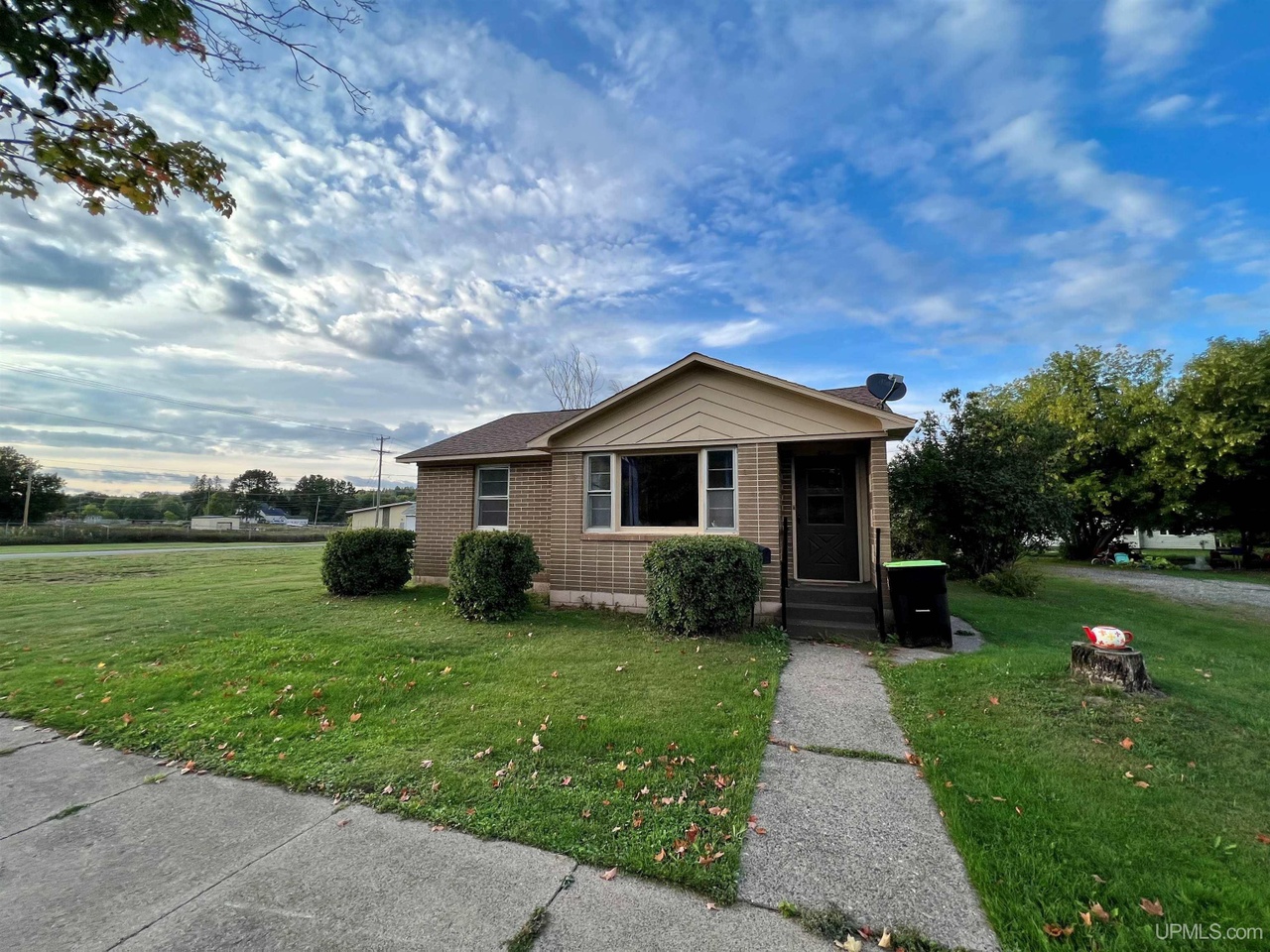 820 W Cayuga St, Iron River, MI 49935 MLS 50121779 Redfin