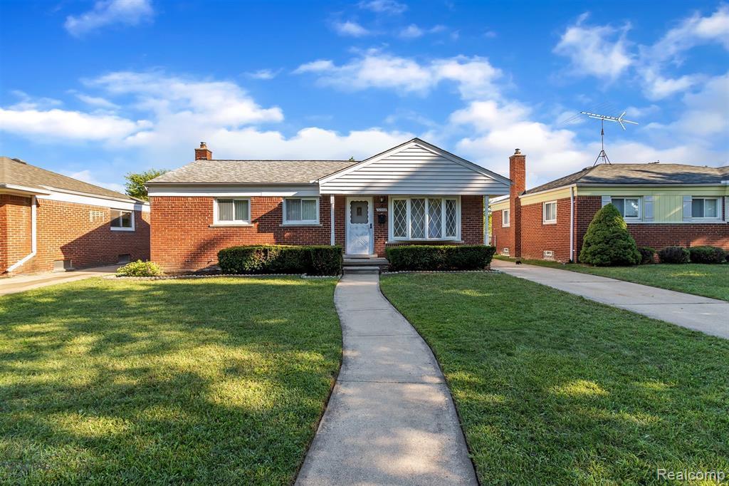 32940 Rosslyn Ave, Garden City, MI 48135 | Redfin