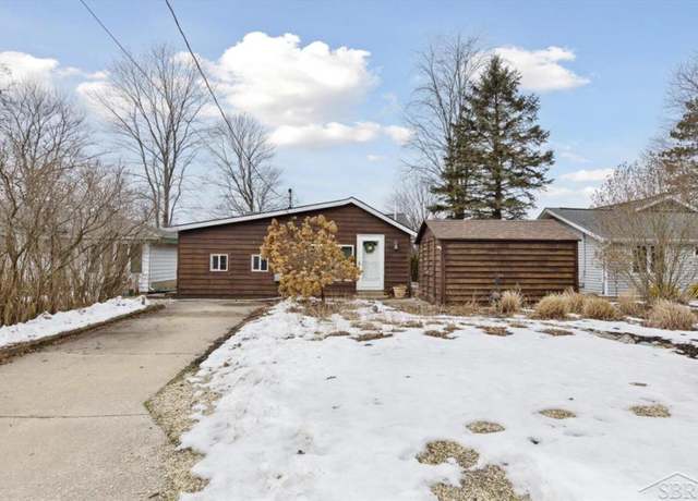 Property at 2985 N Lakeview Dr, Sanford, MI 48657, 2 beds, 1 bath
