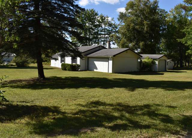 Property at 1834 Meadowview Dr, Gladwin, MI 48624, 2 beds, 1 bath