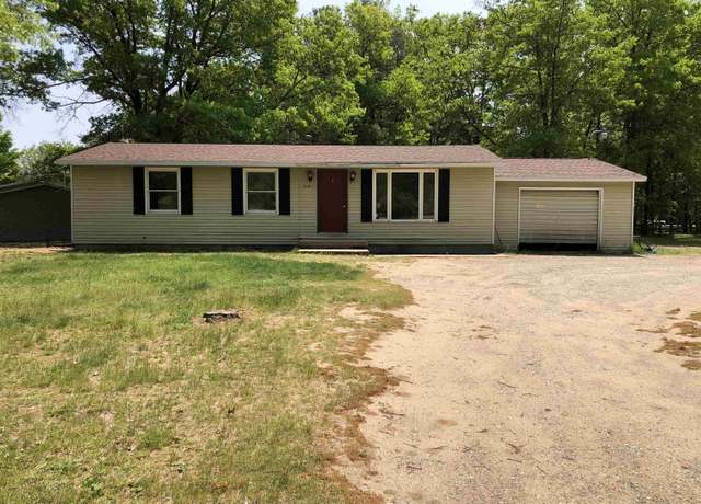 Property at 2191 Pine Crescent Dr, Farwell, MI 48622, 3 beds, 1 bath