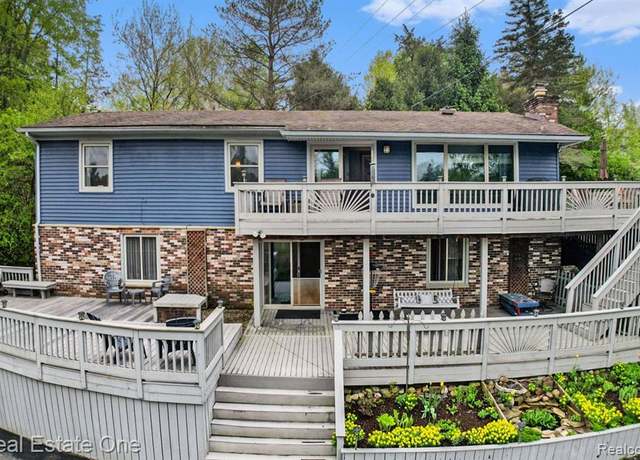 Property at 7529 BISHOP Rd, Brighton, MI 48116 8304, 4 beds, 2.5 baths