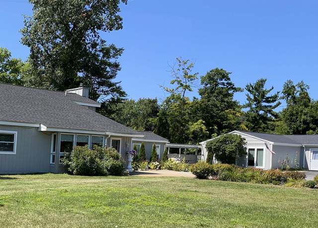 Property at 10774 S US-31, Williamsburg, MI 49690, 11 beds, 6 baths