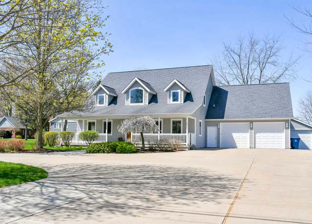 Property at 1251 N Pine Rd, Essexville, MI 48732, 4 beds, 3 baths
