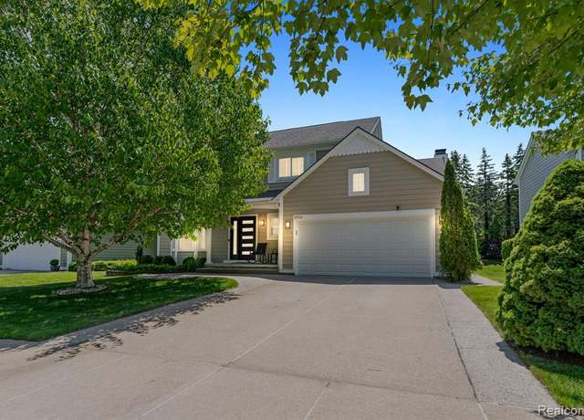 Property at 3816 Eaton Gate Ln, Auburn Hills, MI 48326 3884, 4 beds, 3 baths