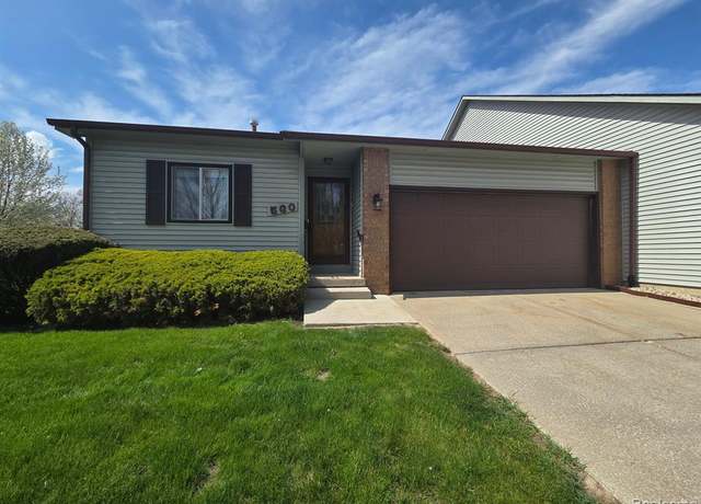 Property at 560 OAKBROOK Cir, Flushing, MI 48433 1704, 2 beds, 2 baths