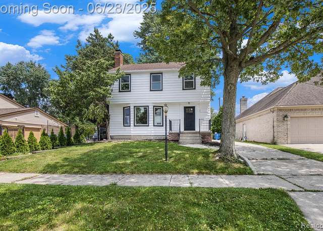 Property at 1812 Kinmore St, Dearborn Heights, MI 48127 3415, 3 beds, 2.5 baths
