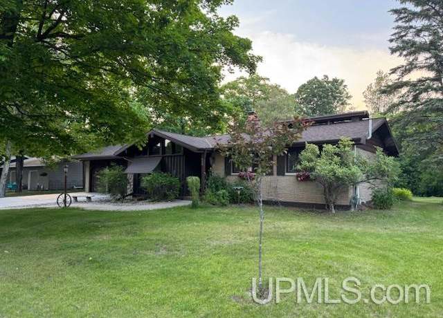 Property at 298 Hoover Ave, WI 54151, 3 beds, 2 baths