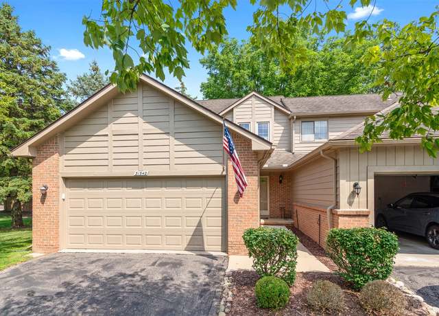 Property at 31542 Merriwood Park Dr, Livonia, MI 48152-1397, 3 beds, 3.5 baths