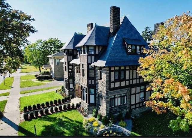 Property at 1213 Center Ave, Bay City, MI 48708, 12 beds, 8 baths