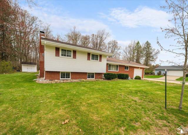 Property at 8513 Keitha Dr, Lambertville, MI 48144, 3 beds, 2 baths