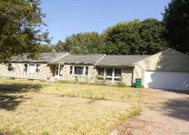 Property at 1601 BIRCH St, Lansing, MI 48910 1221, 3 beds, 2 baths