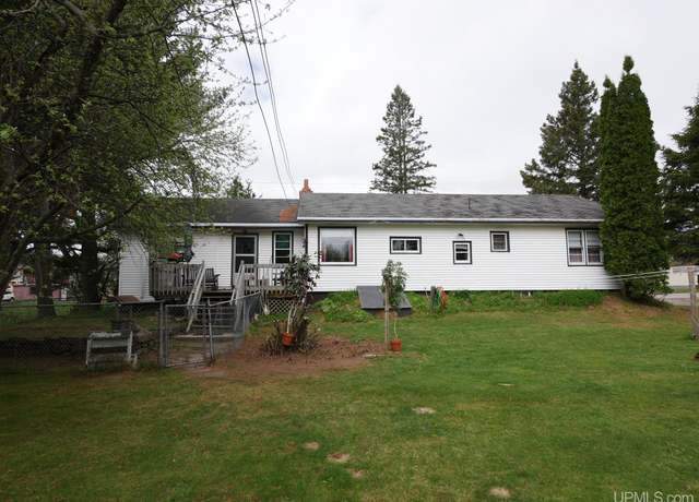Property at 50 Baltic Ave, South Range, MI 49963, 3 beds, 1.5 baths