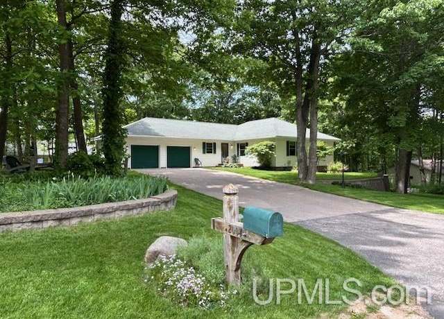 Property at 2004 Hunters Ln, Houghton, MI 49931, 4 beds, 3 baths