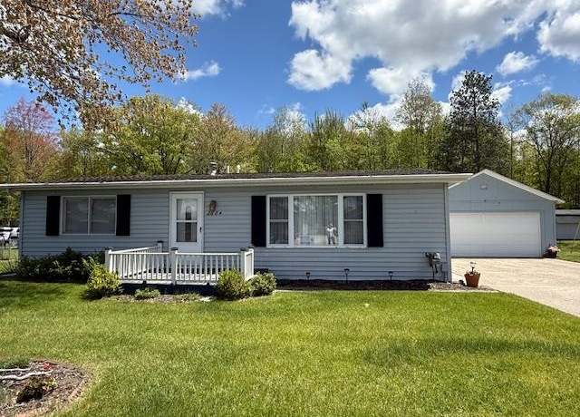 Property at 2684 Lakeshore Dr, Gladwin, MI 48624, 2 beds, 1 bath