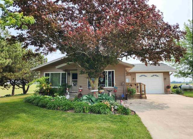 Property at 695 S Knight Rd, Bay City, MI 48708, 2 beds, 1.5 baths