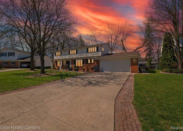 Property at 37263 Woodside Ln, Clinton Township, MI 48036 1675, 5 beds, 2.5 baths