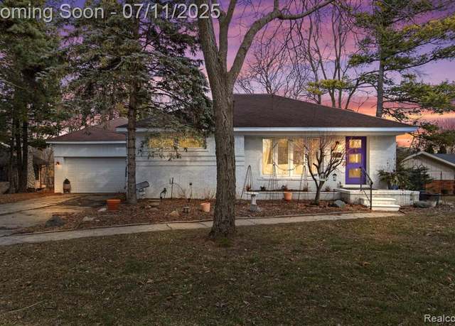 Property at 2665 Middlebelt Rd, West Bloomfield, MI 48324, 2 beds, 2.5 baths